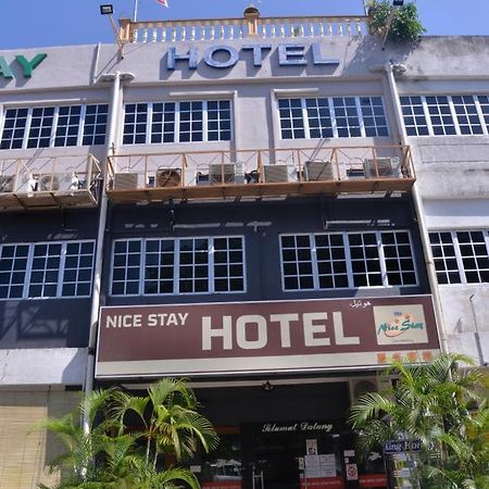 Nice Stay Hotel Рауб Екстер'єр фото