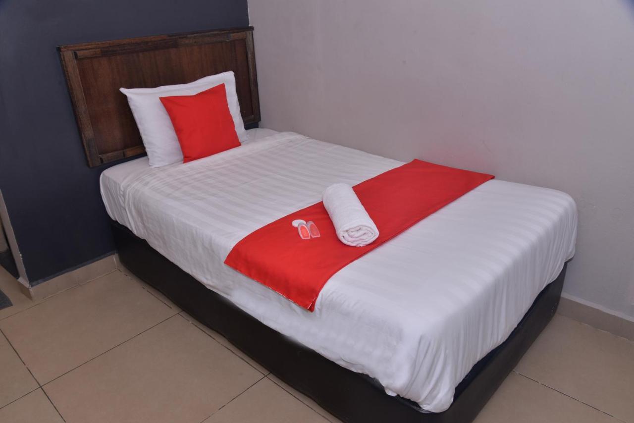 Nice Stay Hotel Рауб Екстер'єр фото