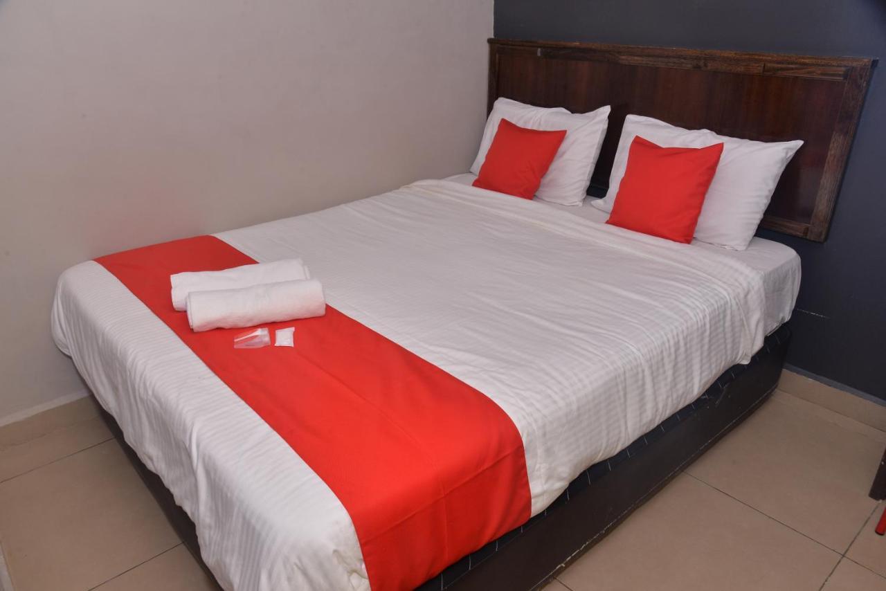 Nice Stay Hotel Рауб Екстер'єр фото