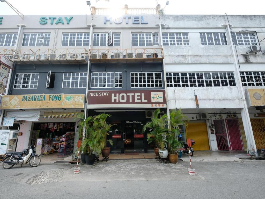 Nice Stay Hotel Рауб Екстер'єр фото